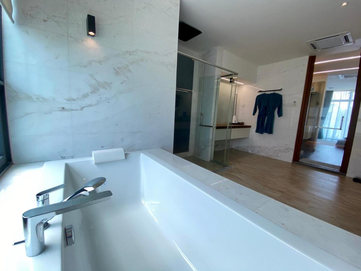 Ikiru 18 Private Saltwater Pool Villa, 3 Ensuite Br, Outdoor Bbq, 5 Mins To Beach Pantai Cenang  Zewnętrze zdjęcie